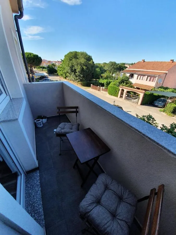 Apartment Natalia Valbandon 0*,  Croatia