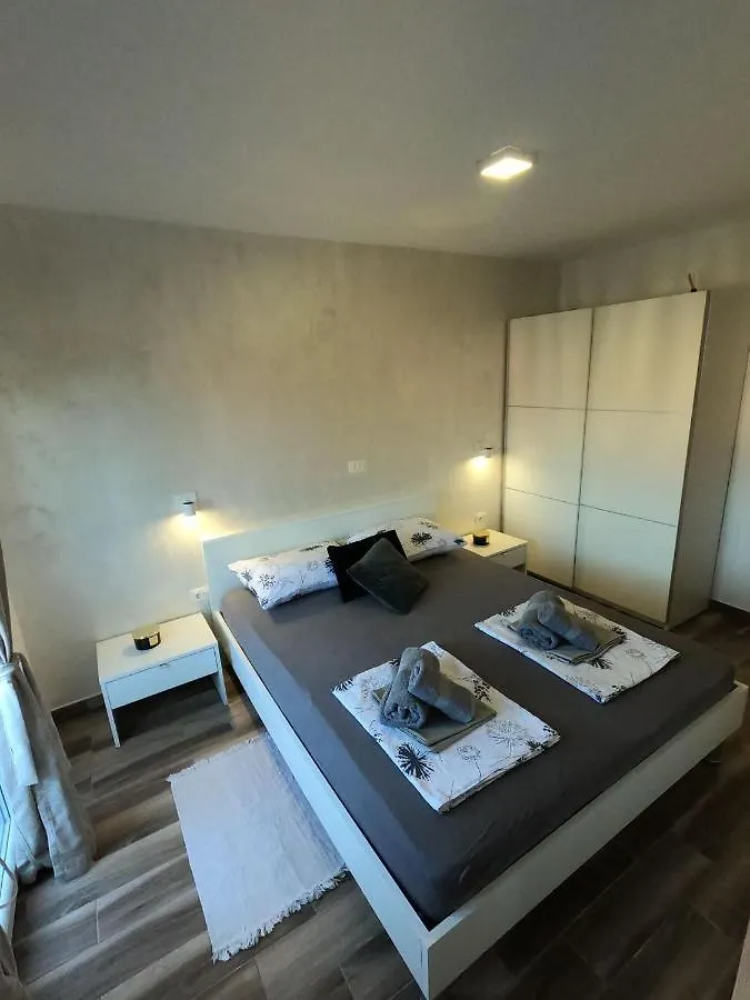 Apartment Natalia Valbandon