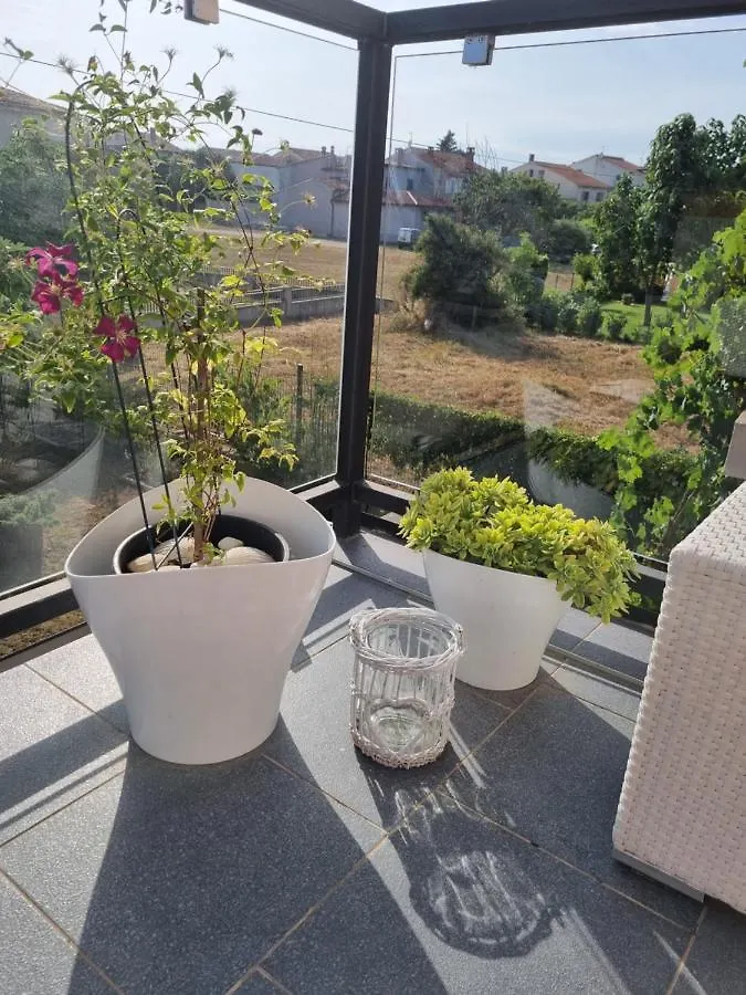 Apartment Natalia Valbandon Croatia